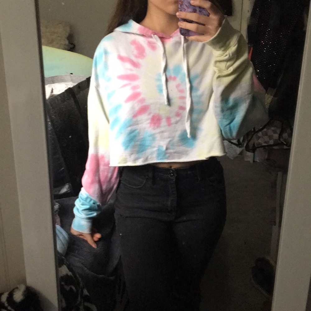 Cropped tie dye hoodie